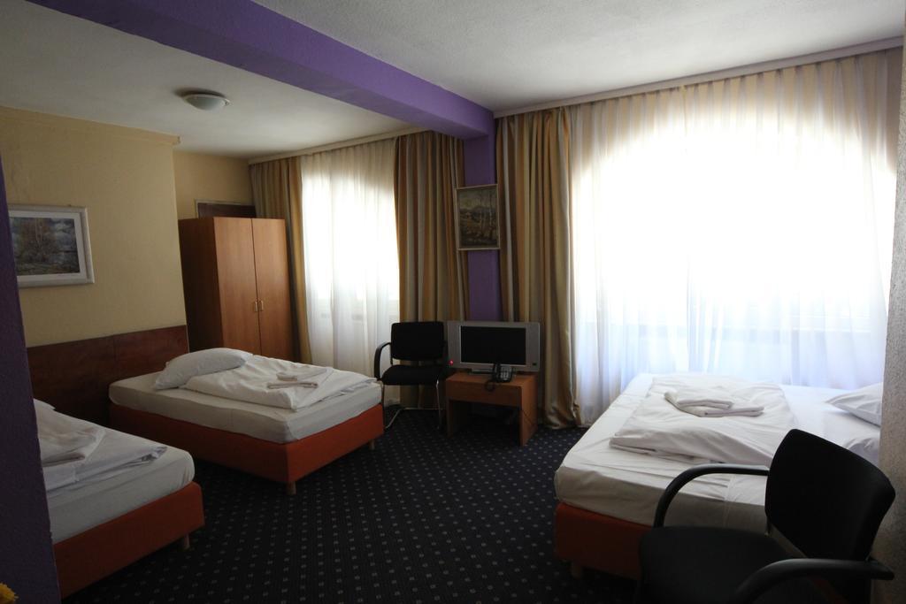 Carlton Hotel Frankfurt pe Main Exterior foto