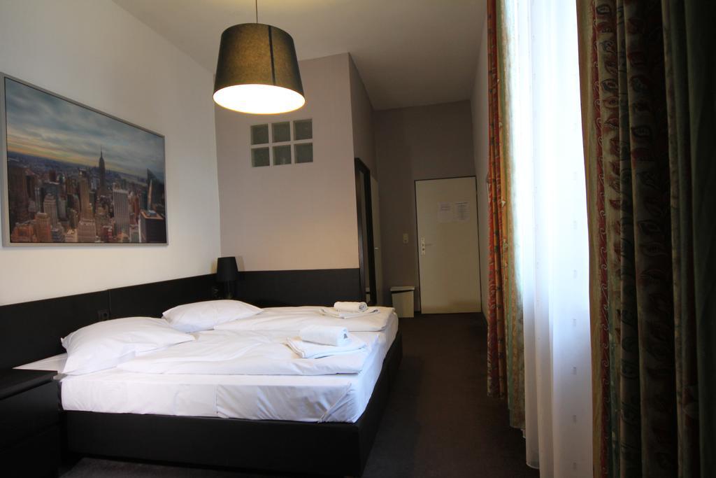 Carlton Hotel Frankfurt pe Main Exterior foto